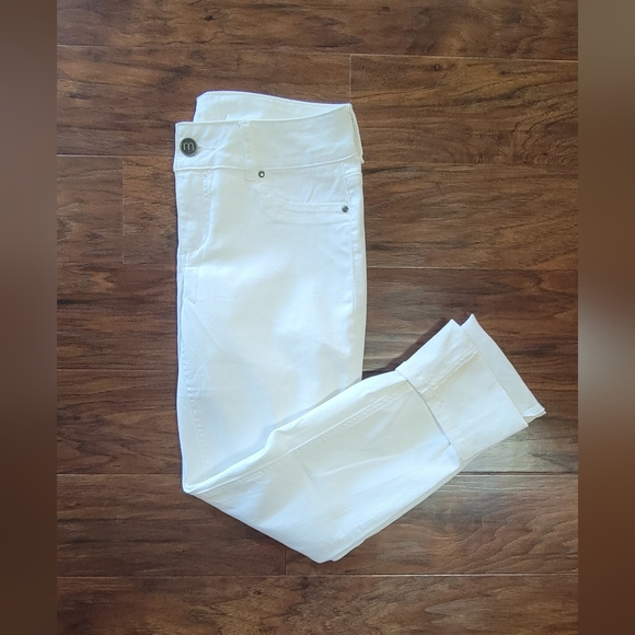 White Cropped Super Stretchy Size Small Jeggings Jeans - Picture 2 of 13